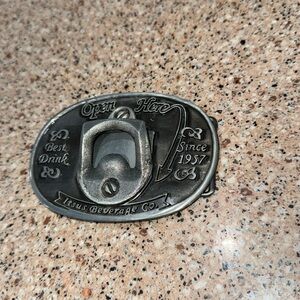 Belt Buckle - Retro Silver Tone Bottle Opener Belt Buckle - Itsus